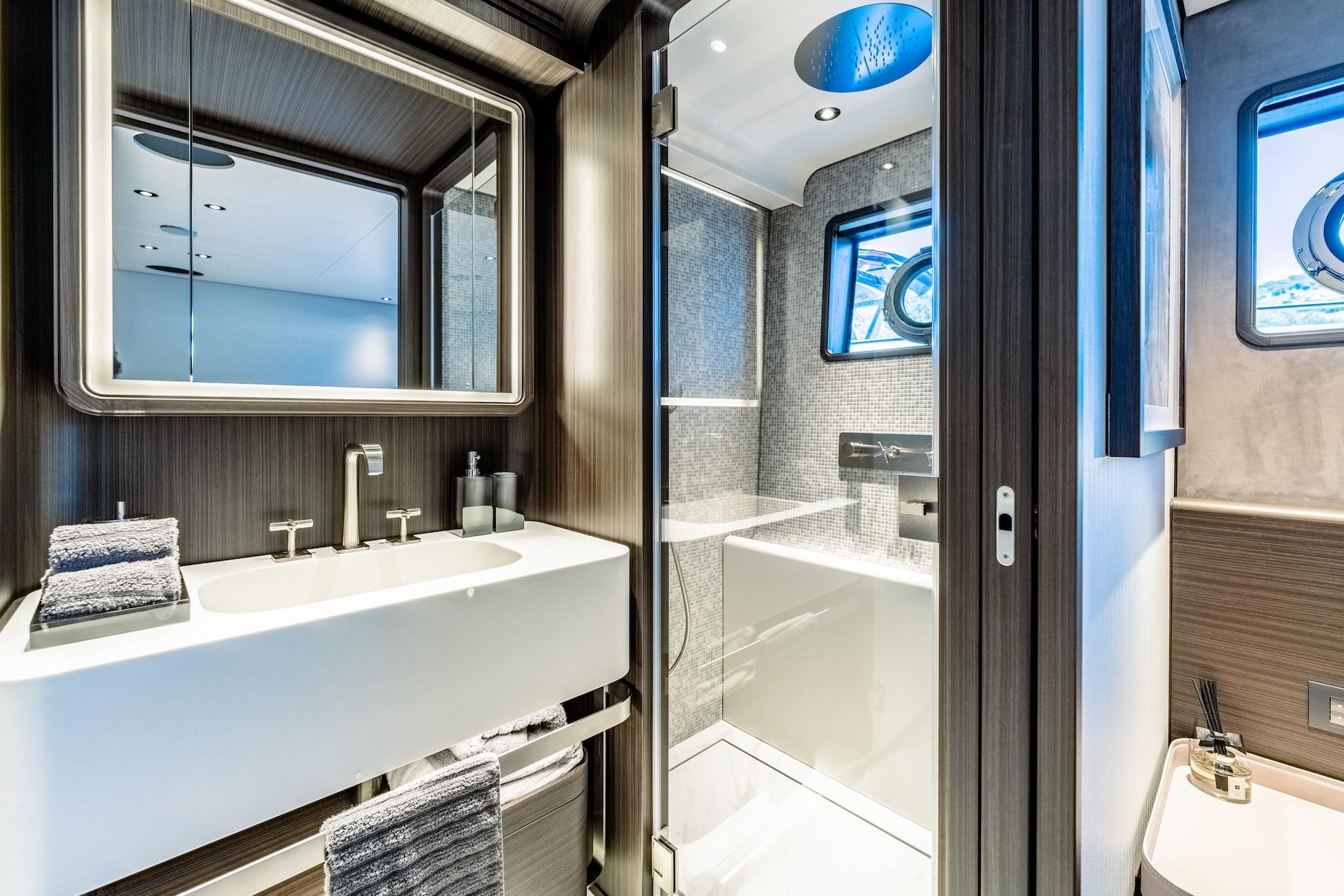 2024 CUSTOM LINE NAVETTA 30 